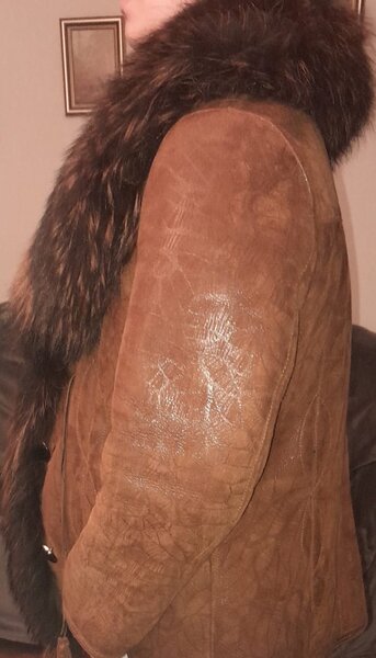 Cojocel din piele intoarsa cu guler din blana de vulpe,